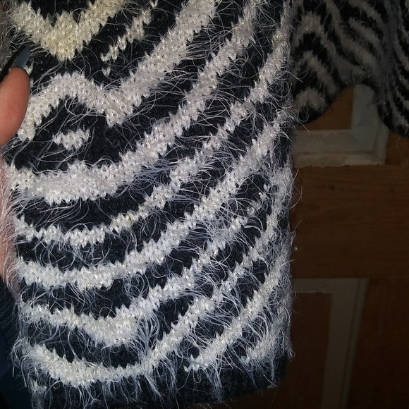 Cardigan - Picture 3 of 4